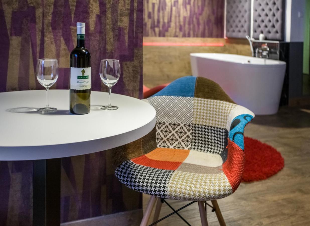 Yourplace Romantic Apartment With Private Patio Krakau Exterior foto